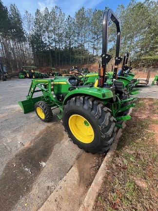 0 John Deere 4044M-2