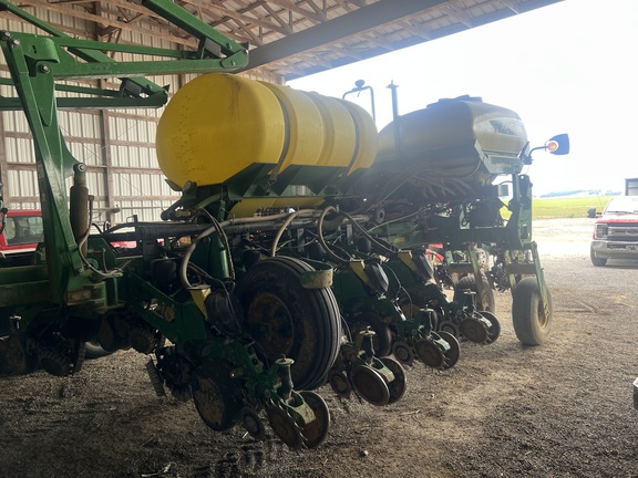 Photo of 2016 John Deere 1775NT