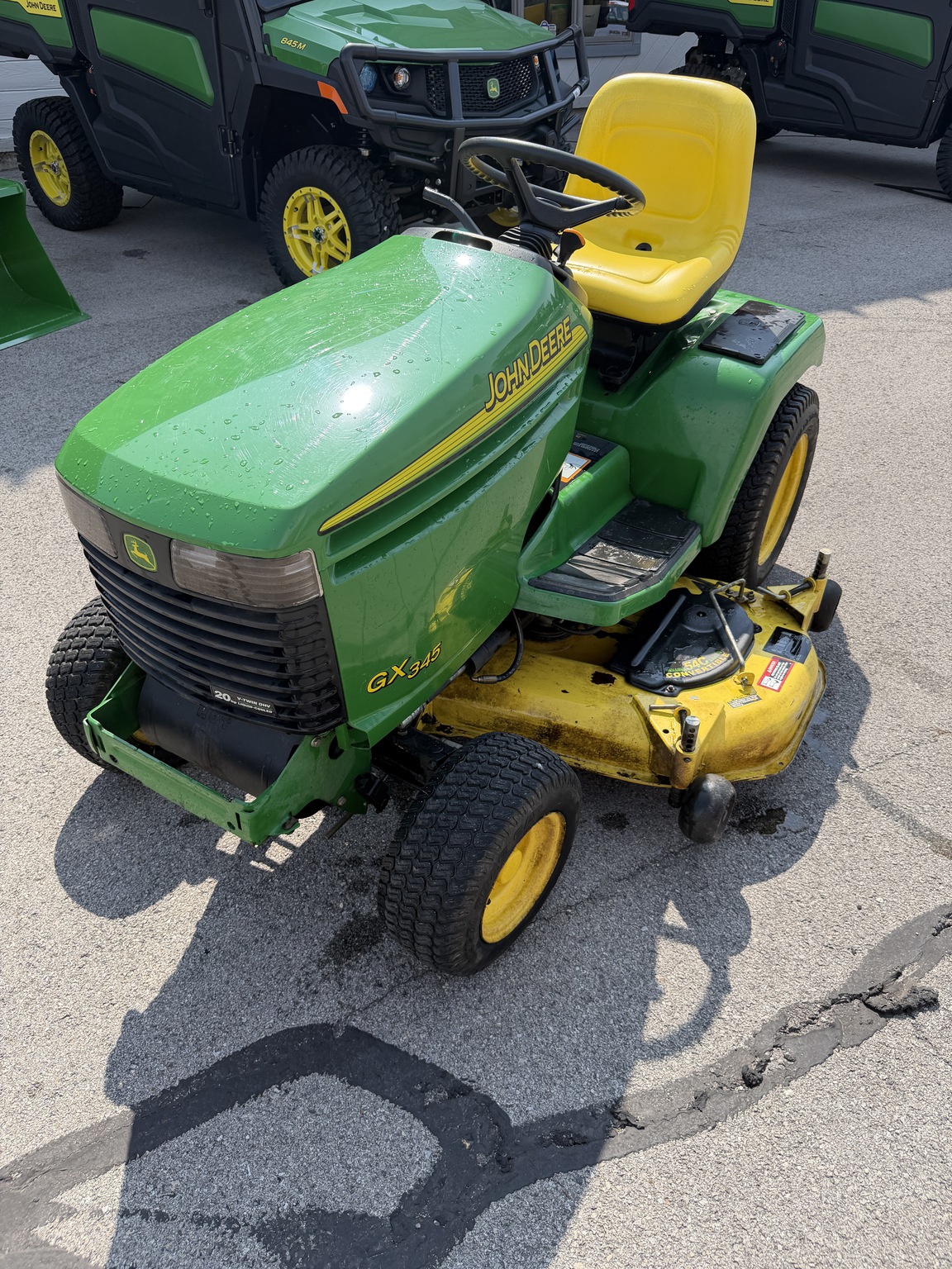 2002 John Deere GX345 Image 2
