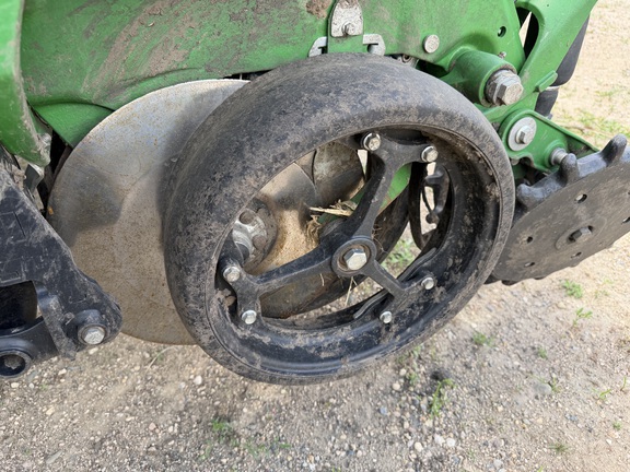 2024 John Deere 1775NT - Photo17
