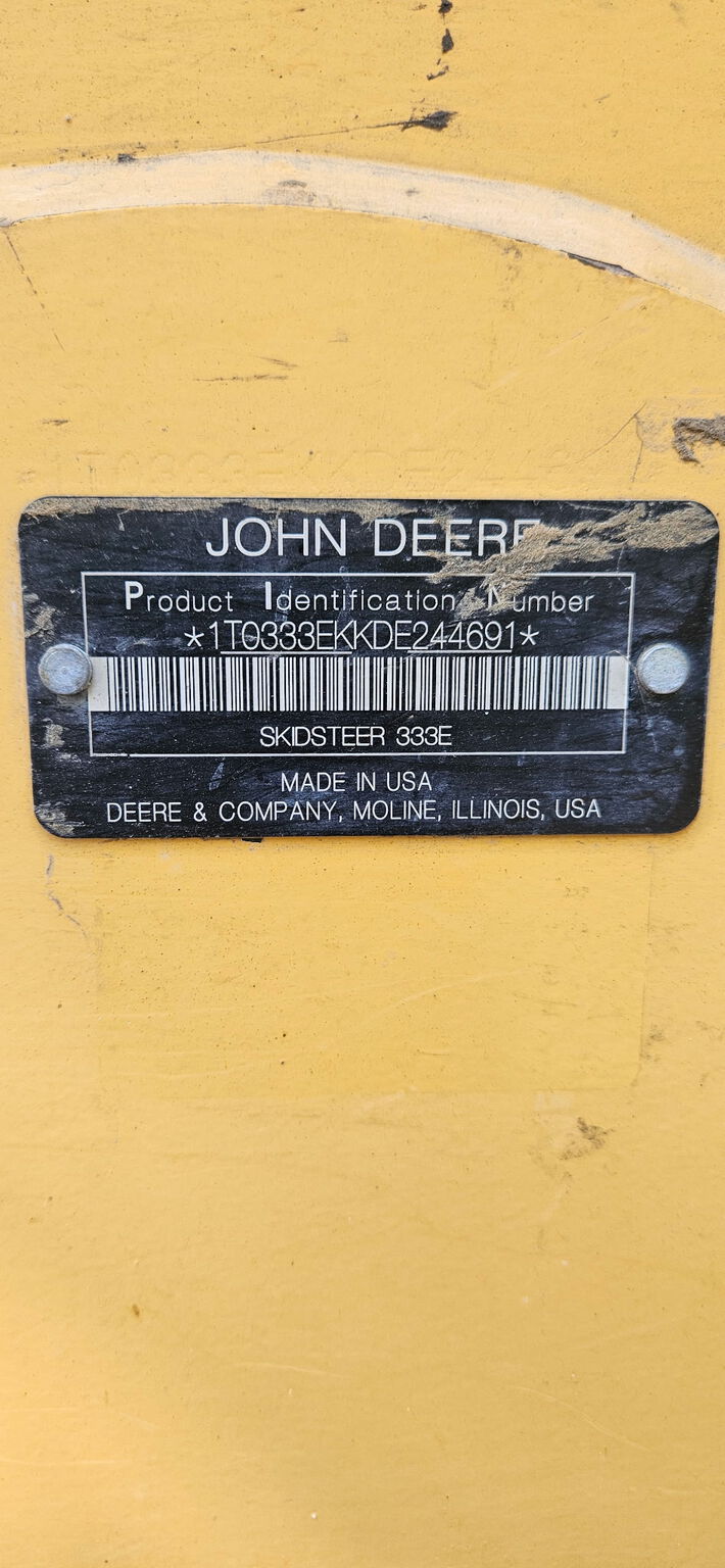 2013 John Deere 333E Image 8