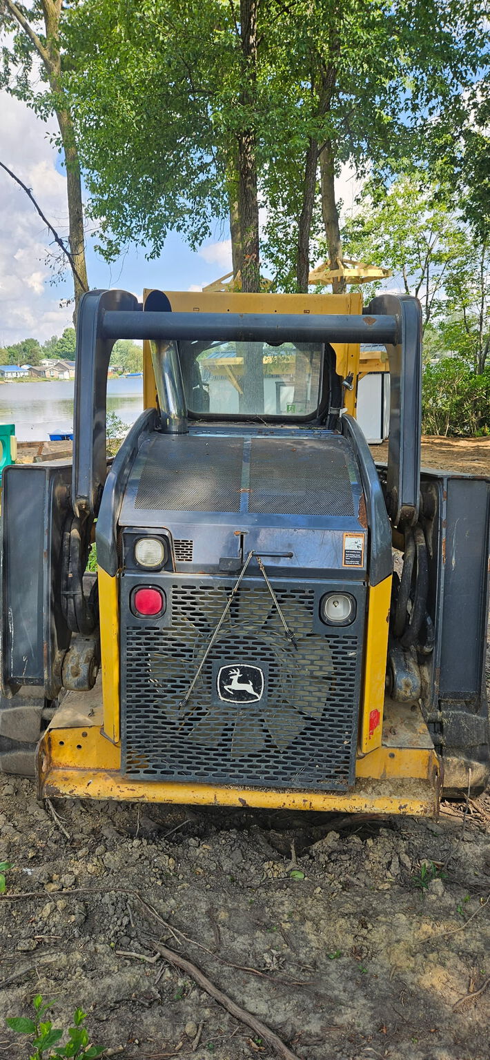 2013 John Deere 333E Image 3