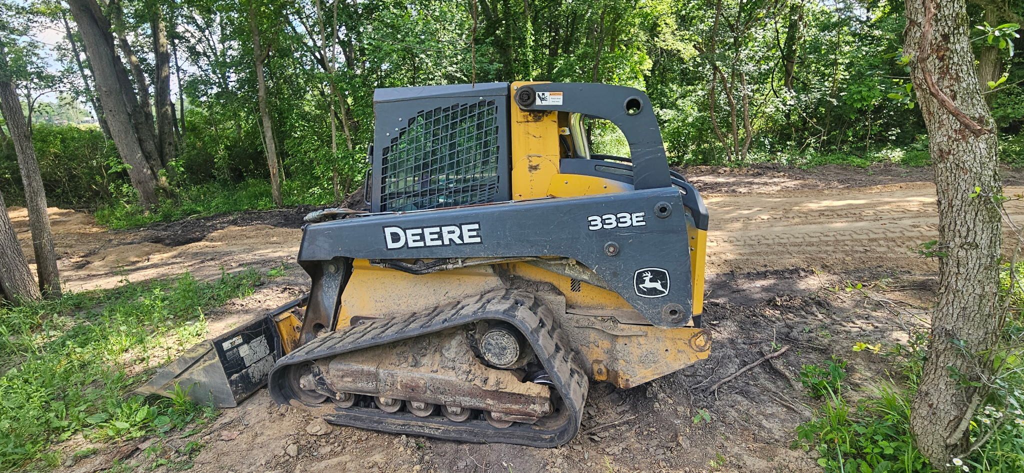 2013 John Deere 333E Image 1