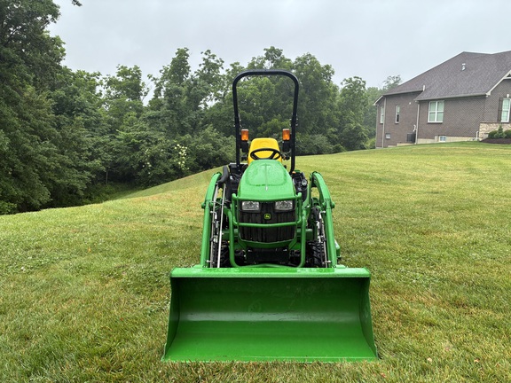 Used 2019 John Deere 1025R Compact Utility Tractors at Koenig Equipment in Lebanon, OH - Photo2