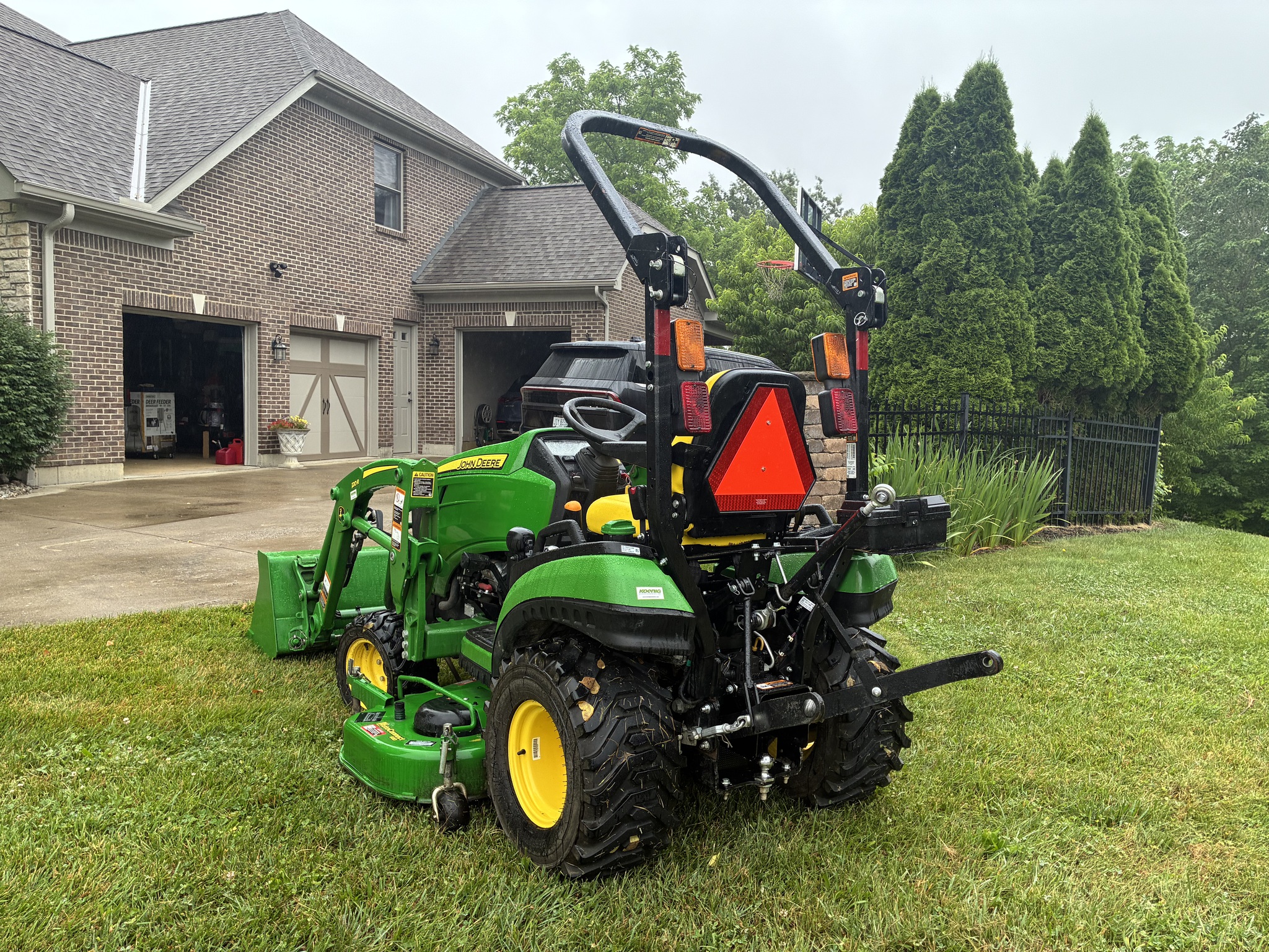 Used 2019 John Deere 1025R Compact Utility Tractors at Koenig Equipment in Lebanon, OH - PhotoXL27