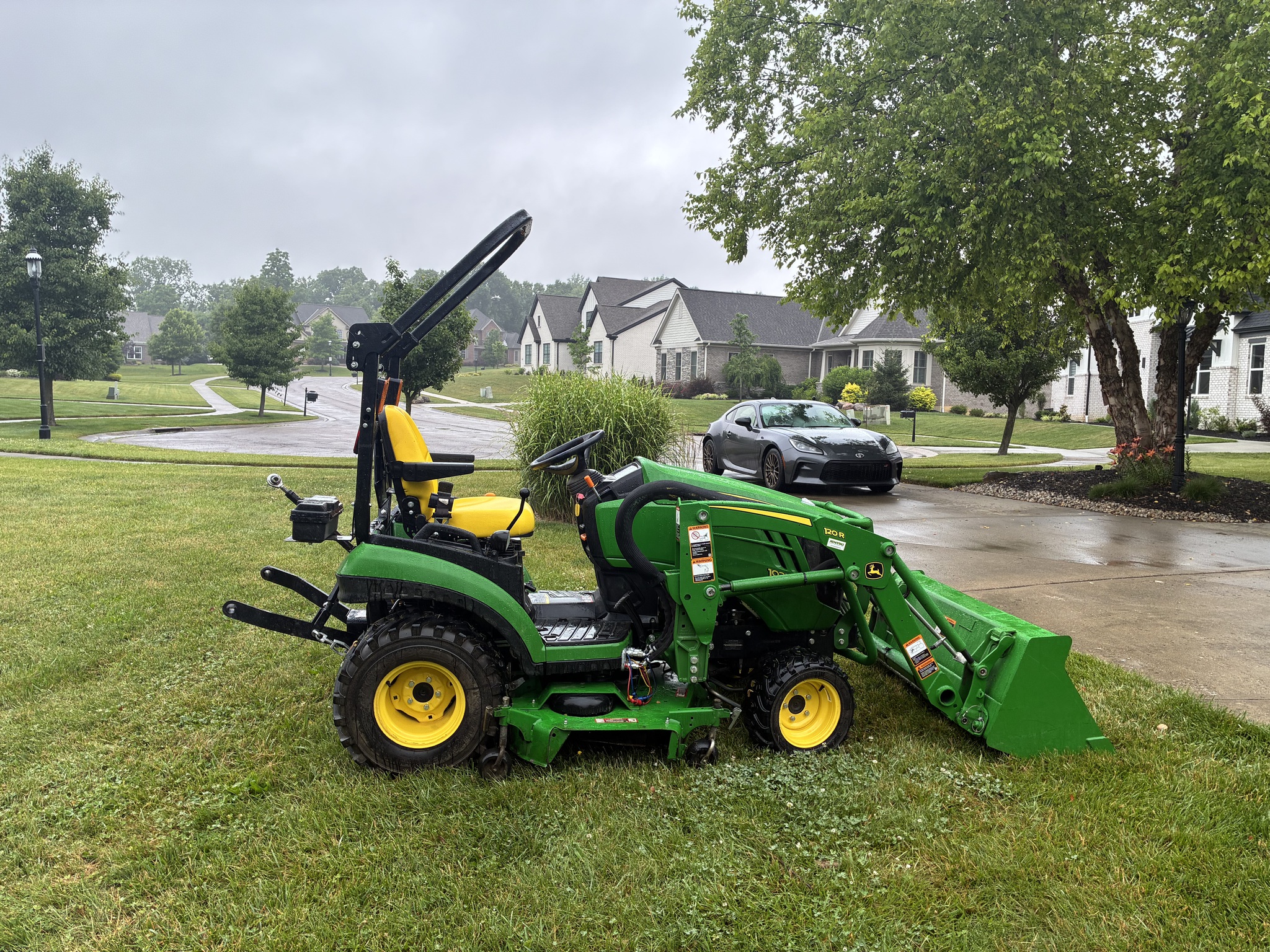 Used 2019 John Deere 1025R Compact Utility Tractors at Koenig Equipment in Lebanon, OH - PhotoXL24