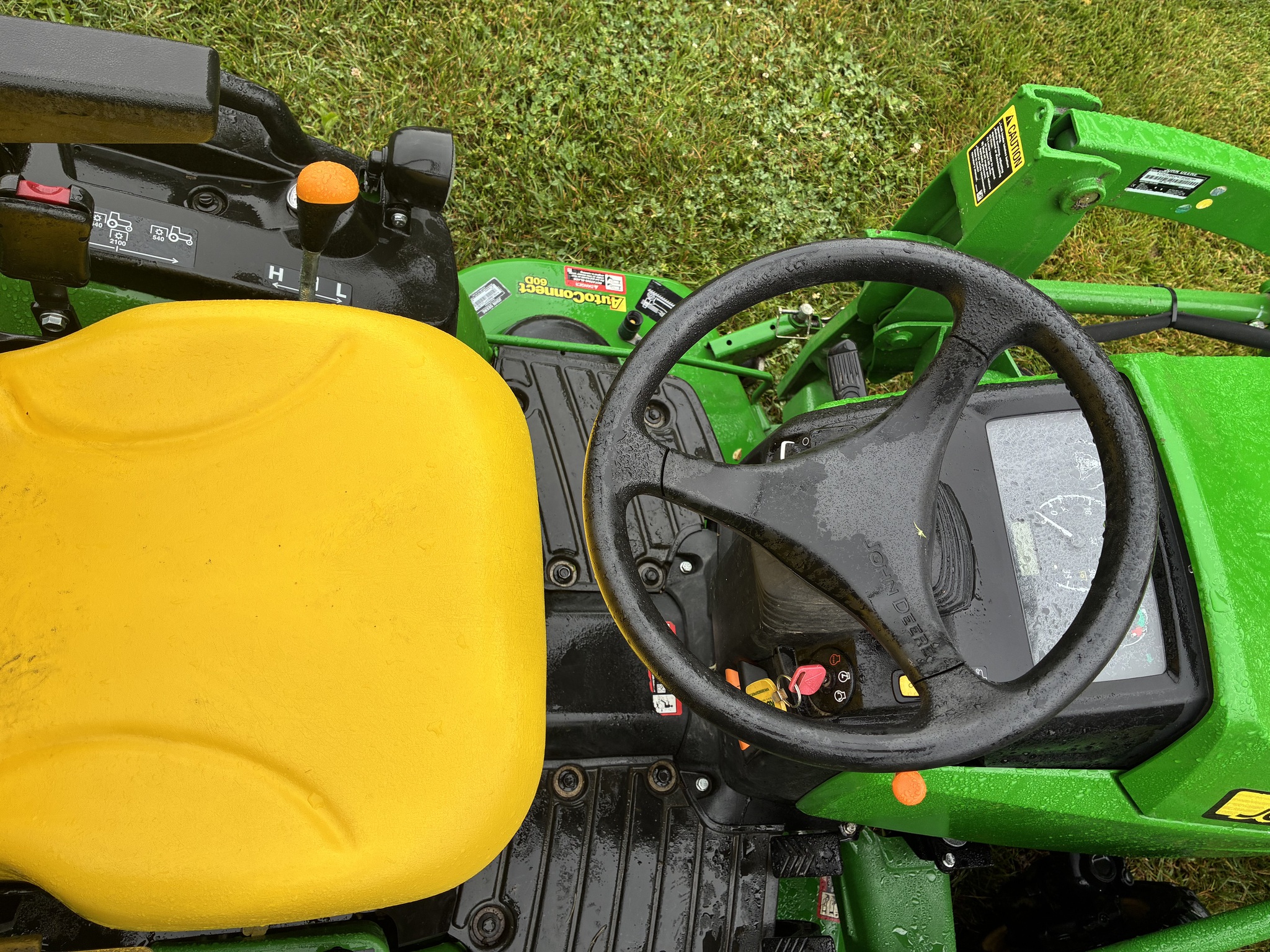 Used 2019 John Deere 1025R Compact Utility Tractors at Koenig Equipment in Lebanon, OH - PhotoXL12