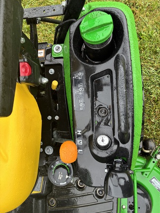 Used 2019 John Deere 1025R Compact Utility Tractors at Koenig Equipment in Lebanon, OH - Photo13