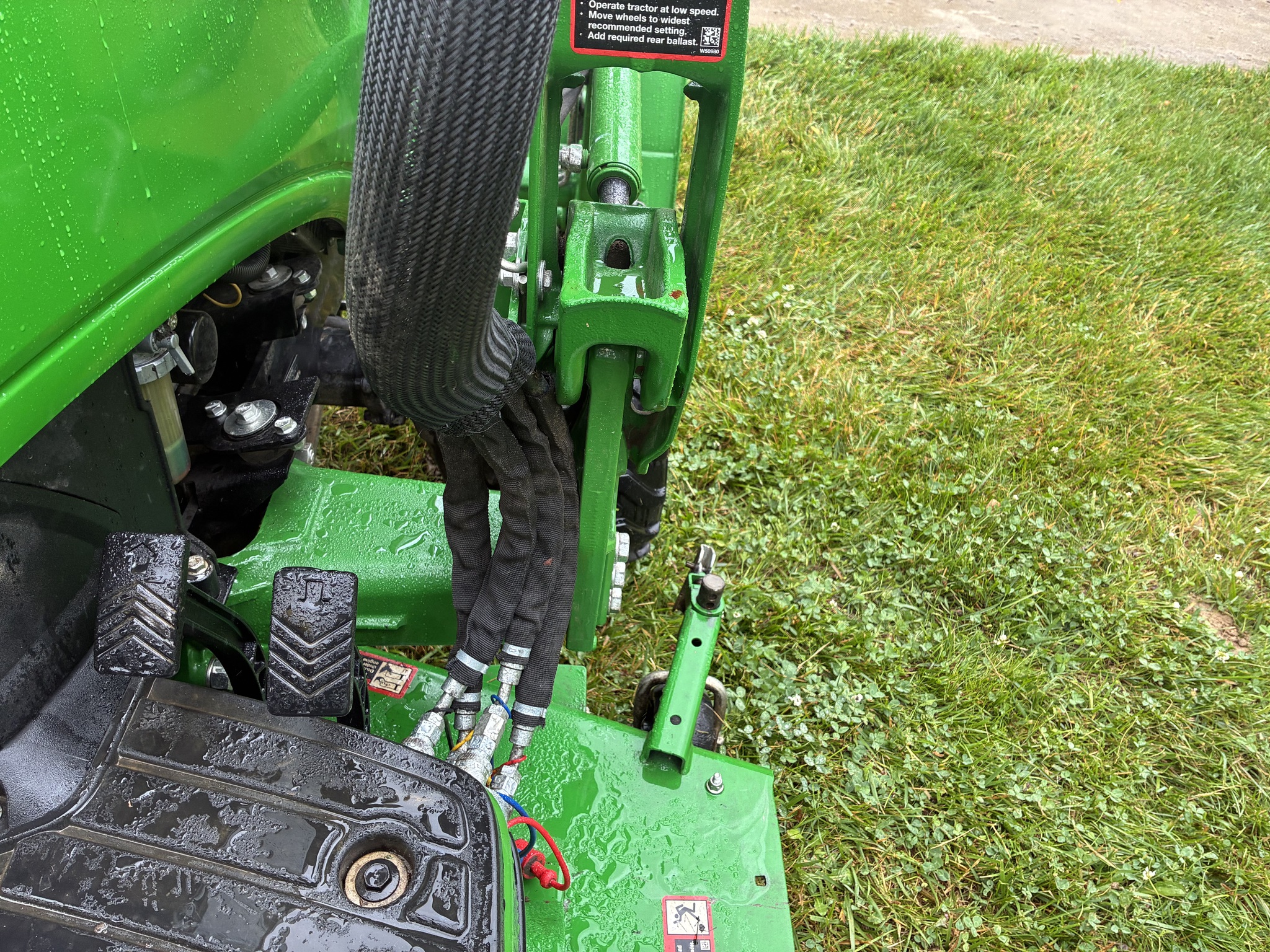 Used 2019 John Deere 1025R Compact Utility Tractors at Koenig Equipment in Lebanon, OH - PhotoXL4