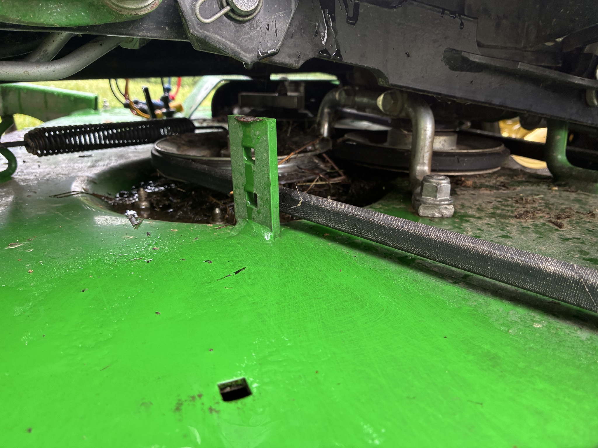 Used 2019 John Deere 1025R Compact Utility Tractors at Koenig Equipment in Lebanon, OH - PhotoXL3