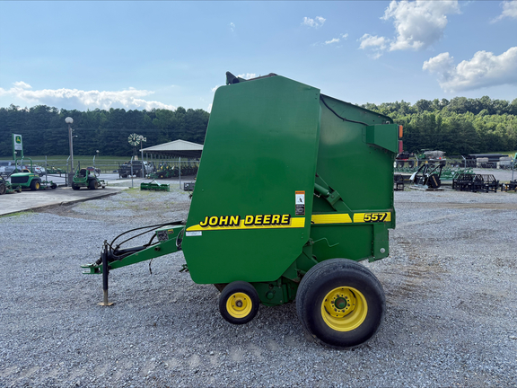 2000 John Deere 557