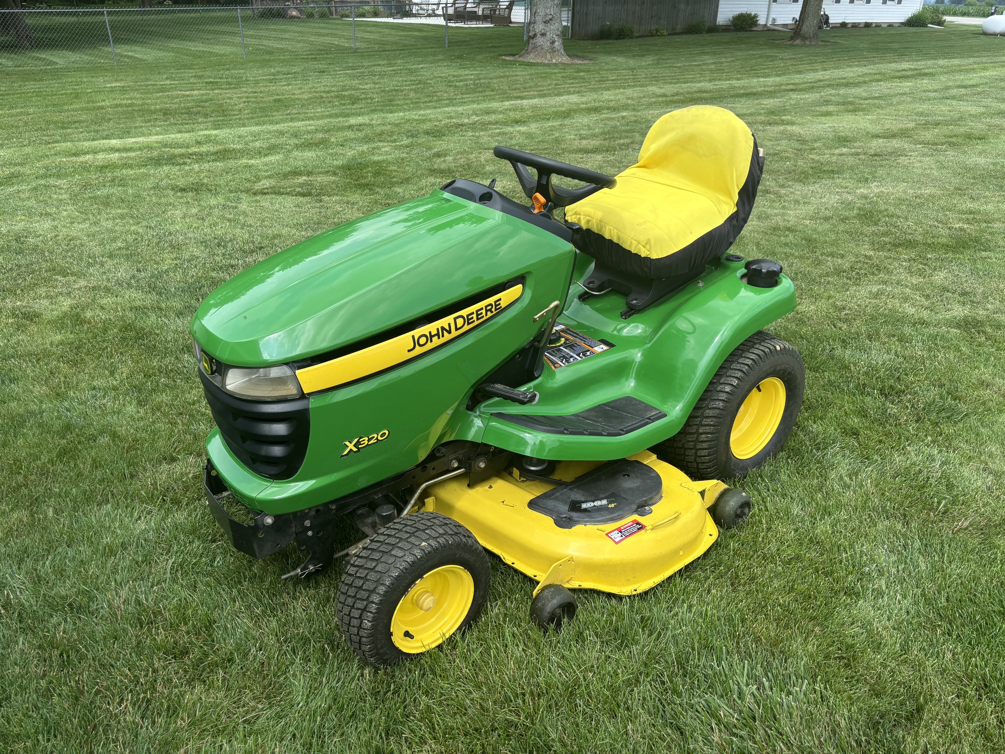 Used 2007 John Deere X320 Lawn & Garden Tractors at Koenig Equipment in Urbana, OH - PhotoXL0