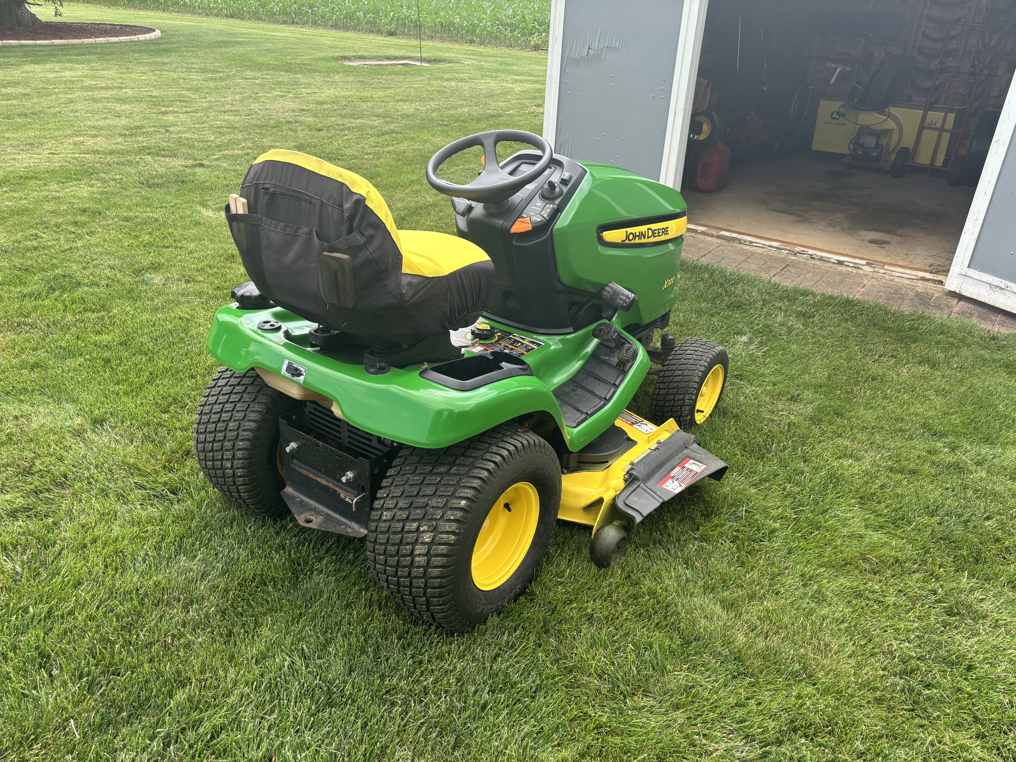 Used 2007 John Deere X320 Lawn & Garden Tractors at Koenig Equipment in Urbana, OH - PhotoXL6