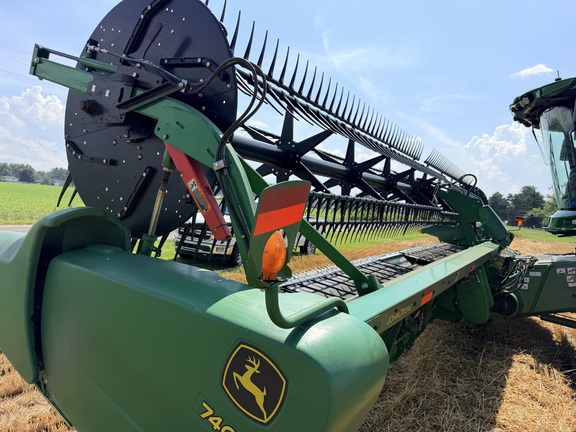 Photo of 2020 John Deere 740FD