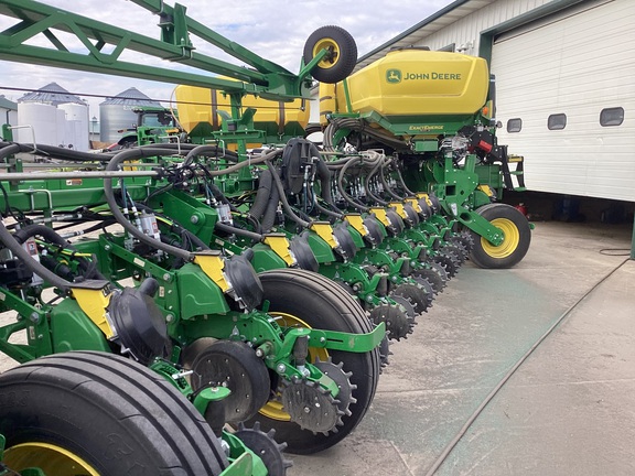 2026 John Deere 1775NT - Photo2