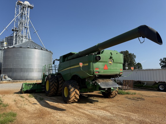 Photo of 2023 John Deere S780