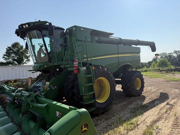 Photo of 2023 John Deere S780