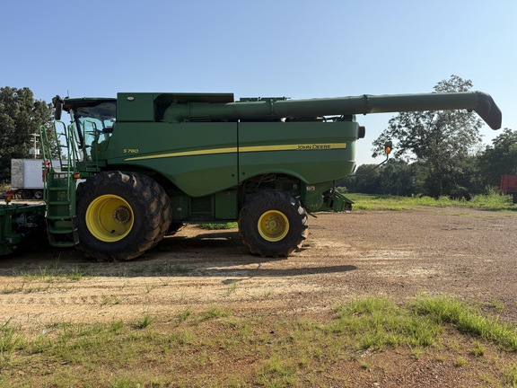 Photo of 2023 John Deere S780