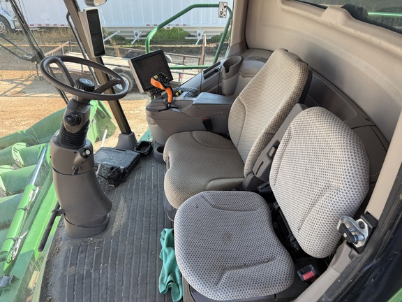 Photo of 2023 John Deere S780
