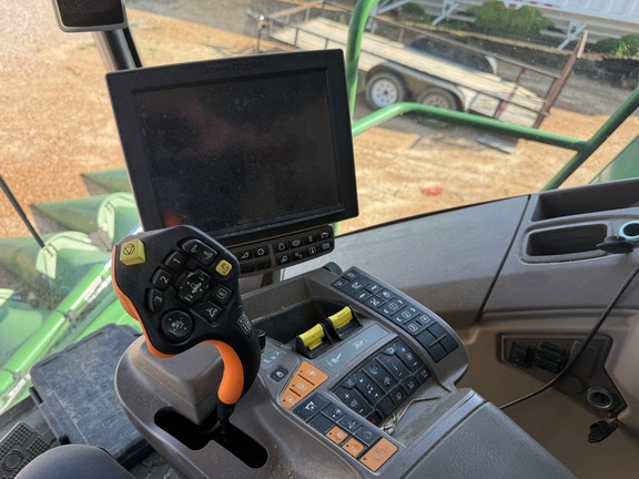 Photo of 2023 John Deere S780