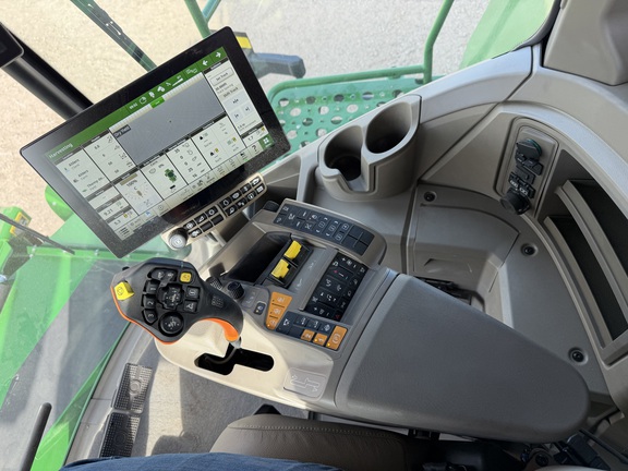 2025 John Deere X9 1000 - Photo46