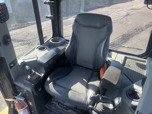 2020 John Deere 700L