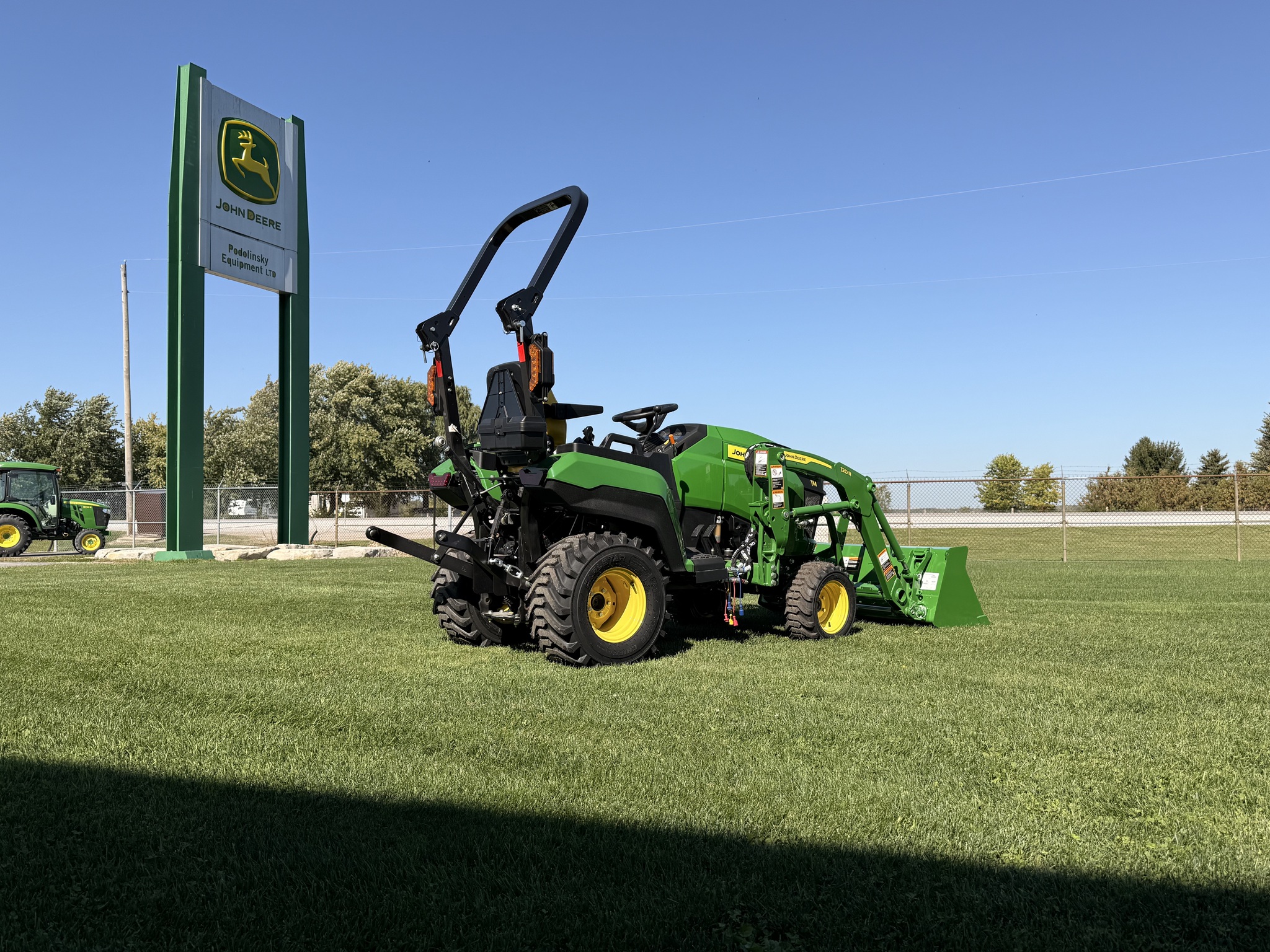 2026 John Deere 1M 25 Compact Utility Tractors