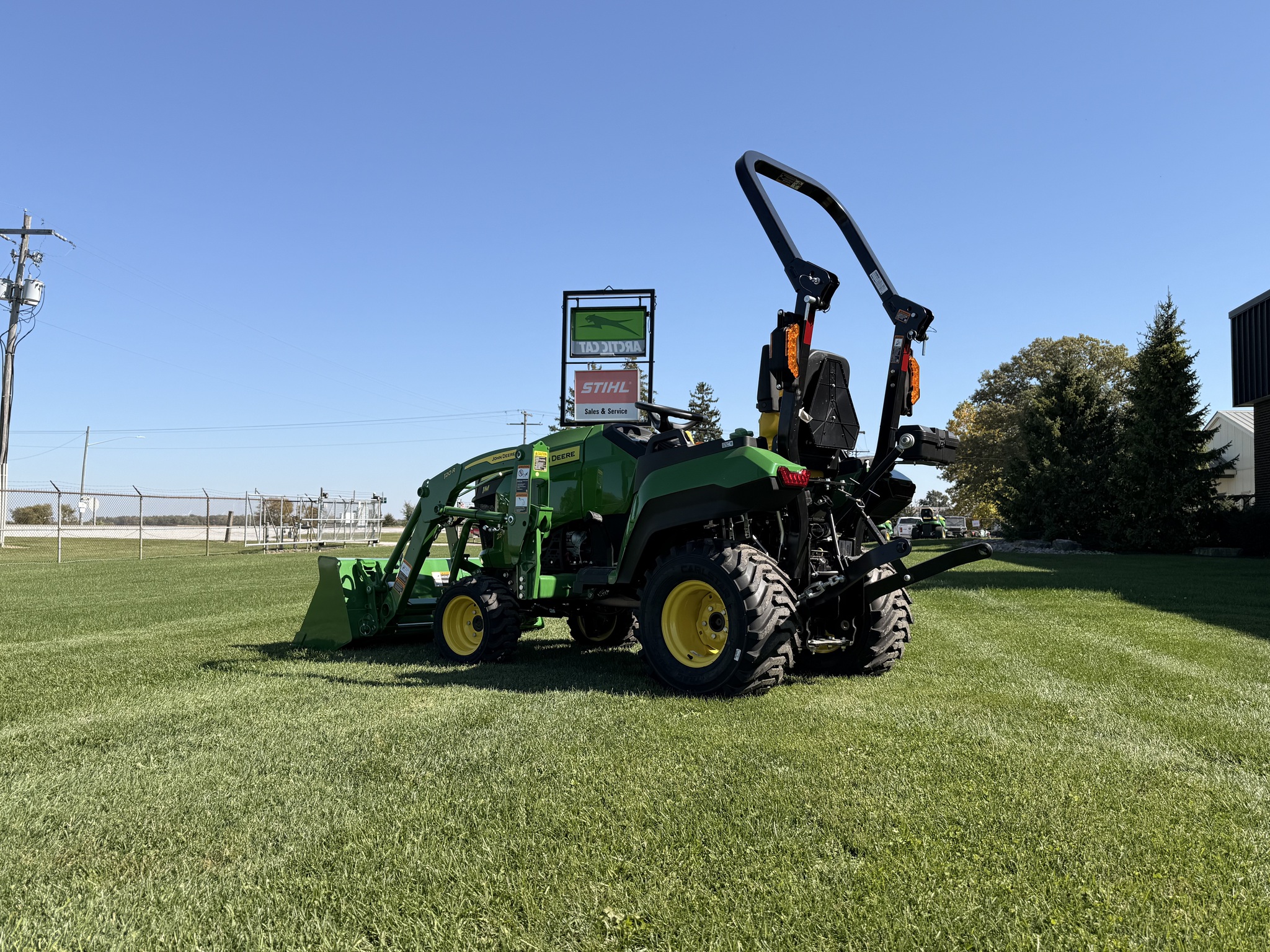 2026 John Deere 1M 25 Compact Utility Tractors