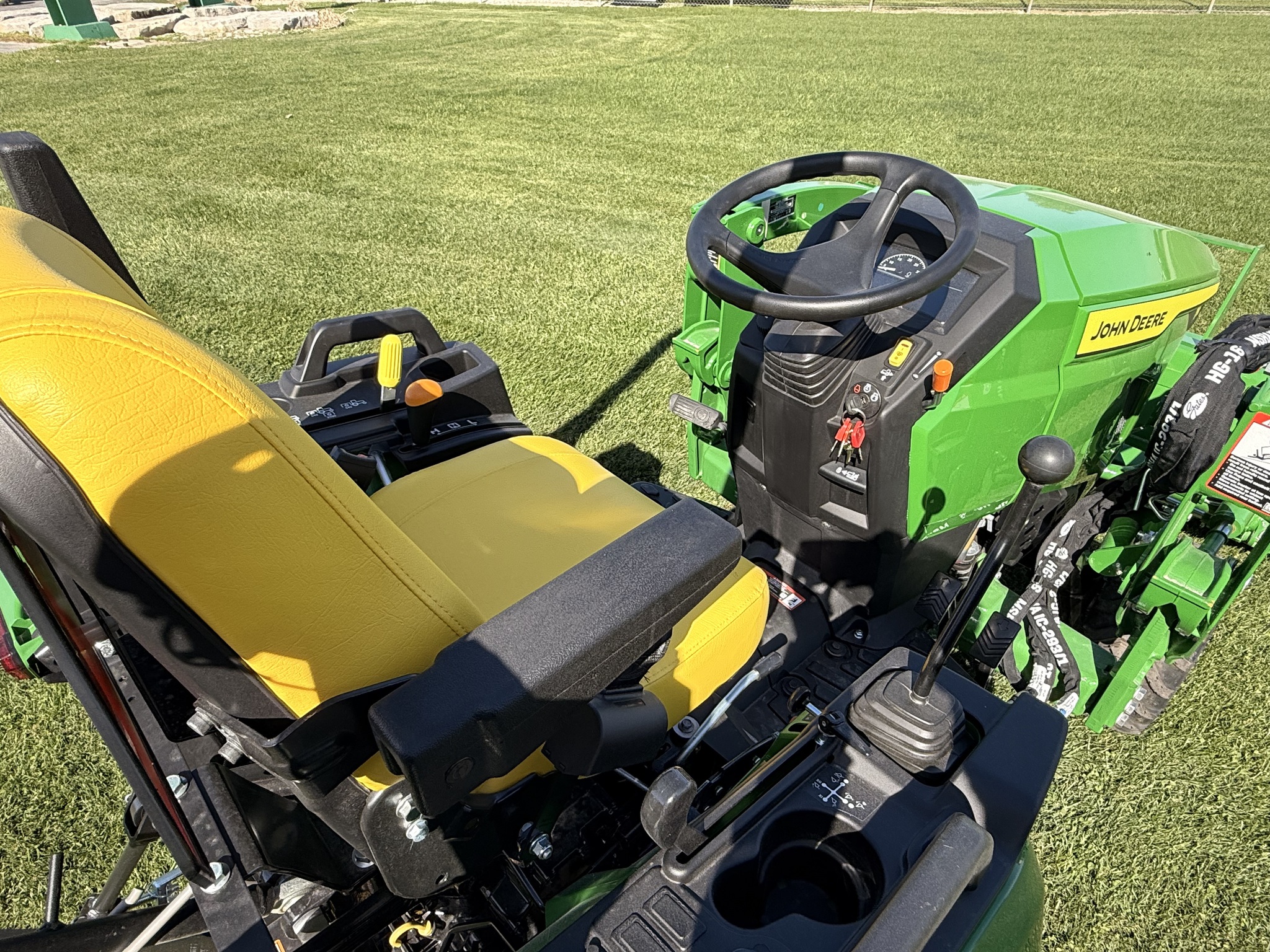 2026 John Deere 1M 25 Compact Utility Tractors