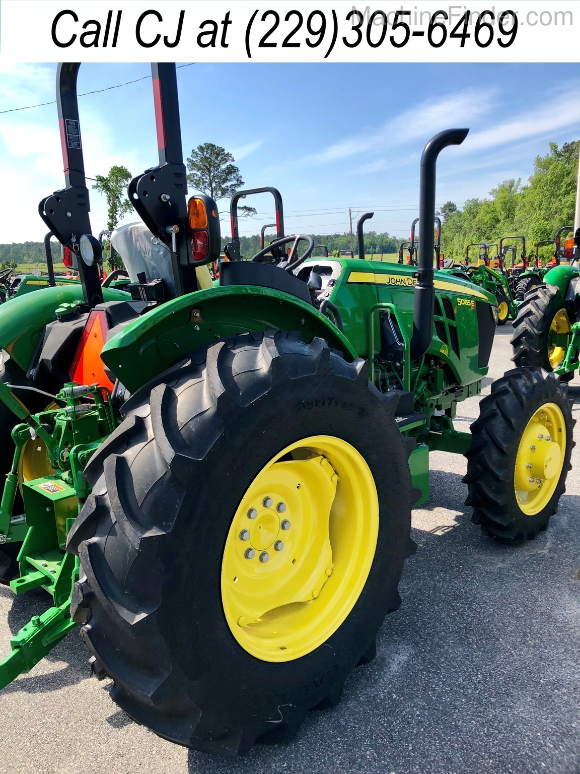 2020 John Deere 5065E Image 6