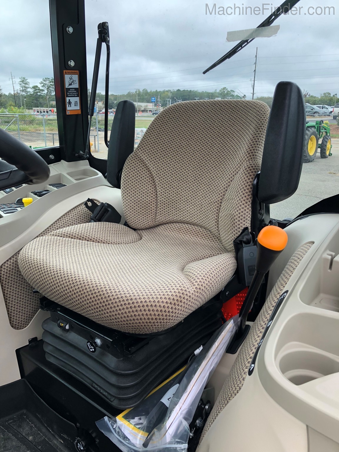 2020 John Deere 4066R Cab Image 7