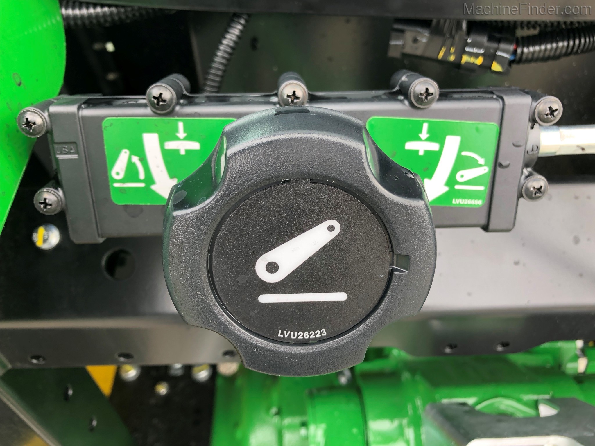 2020 John Deere 4066R Cab Image 6