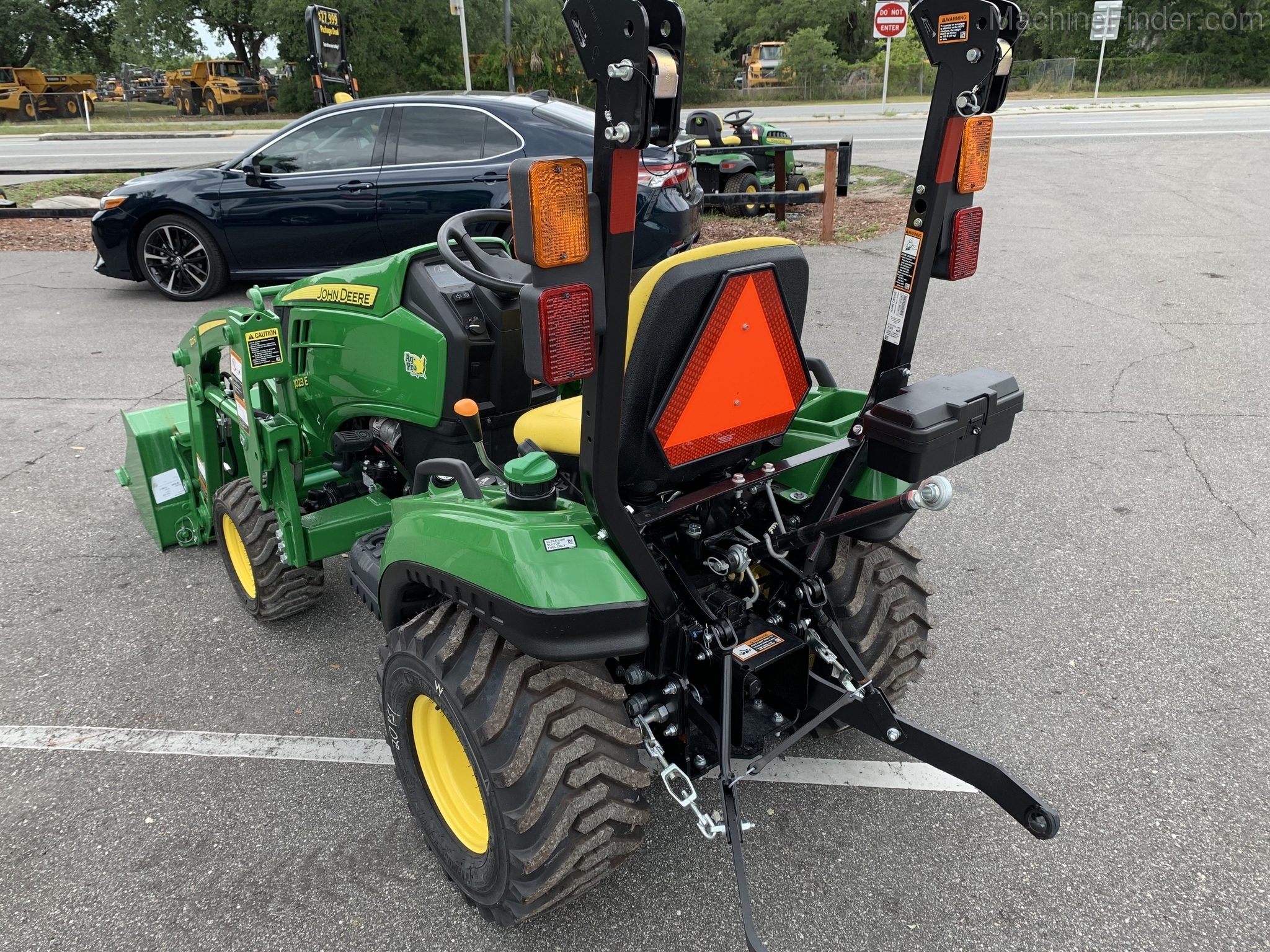 2020 John Deere 1023E Image 5