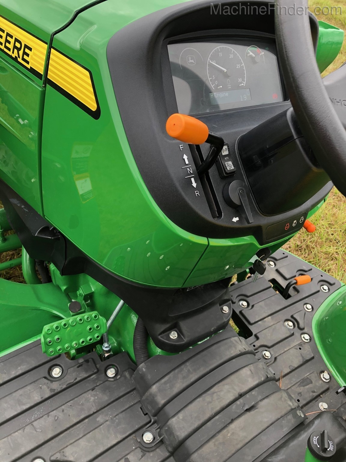 2020 John Deere 3043D Image 6