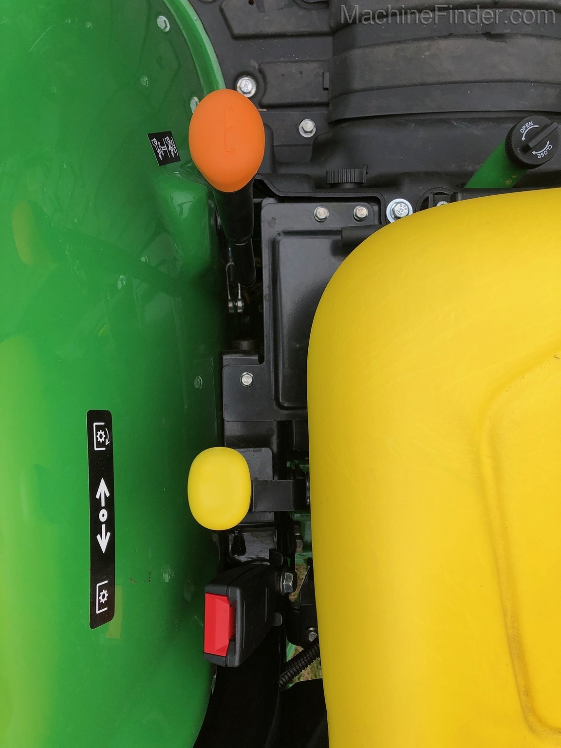 2020 John Deere 3043D Image 7