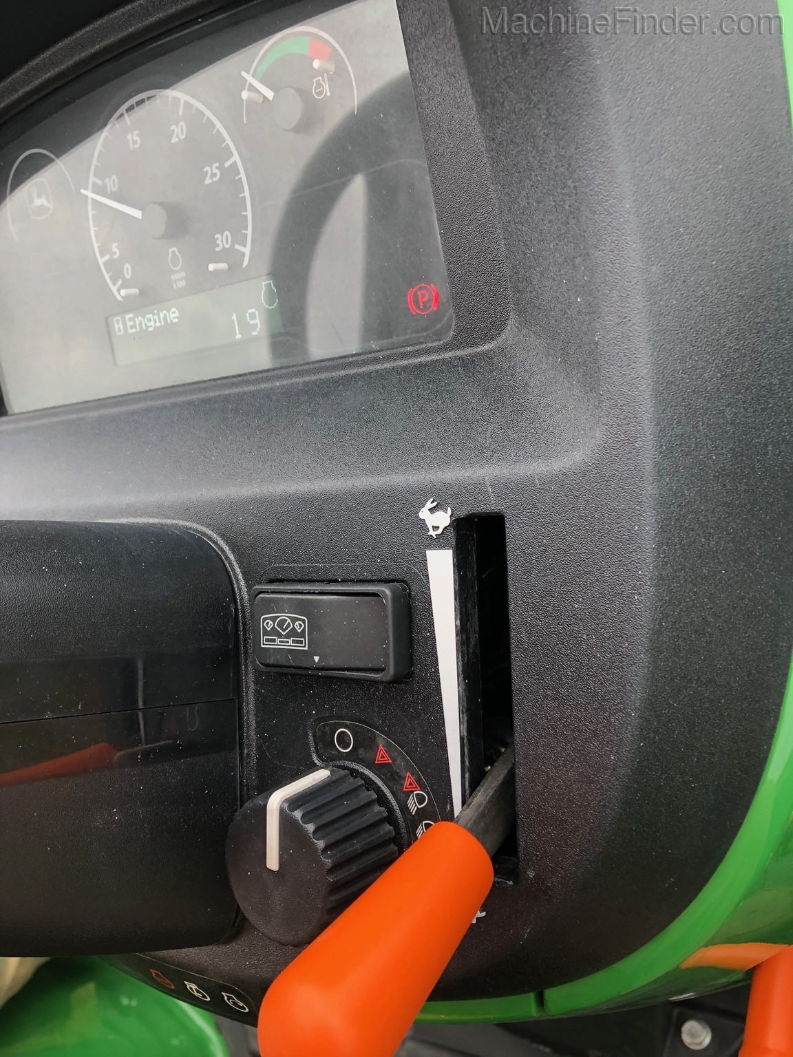 2020 John Deere 3043D Image 10