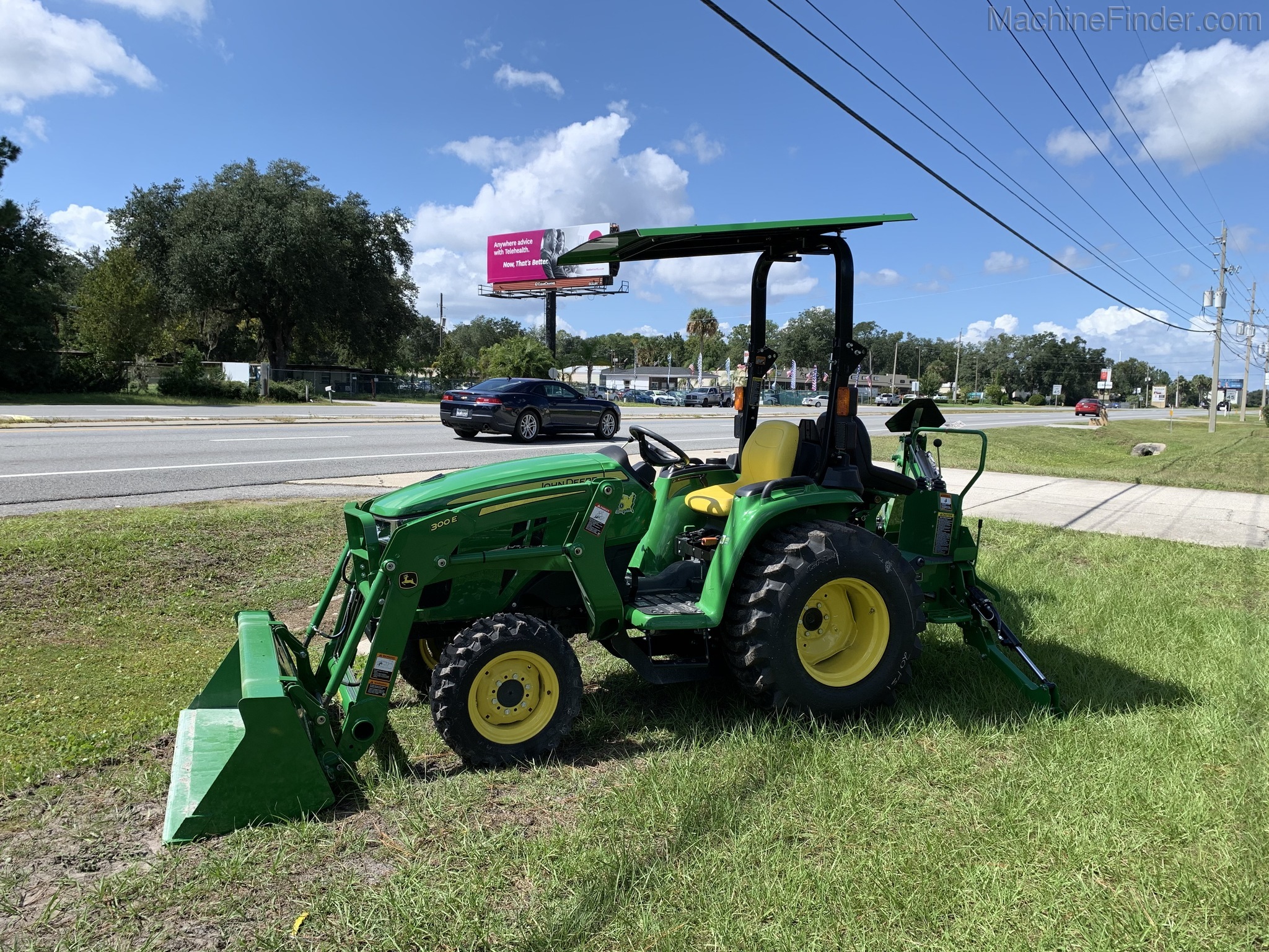 2020 John Deere 3038E Image 2