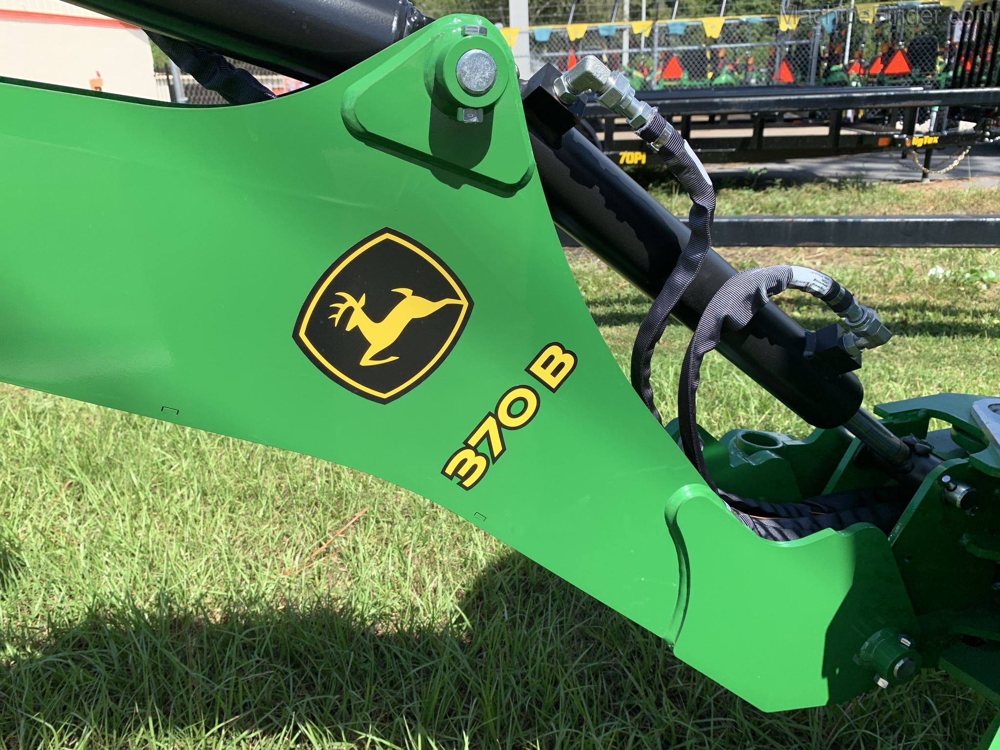 2020 John Deere 3038E Image 4