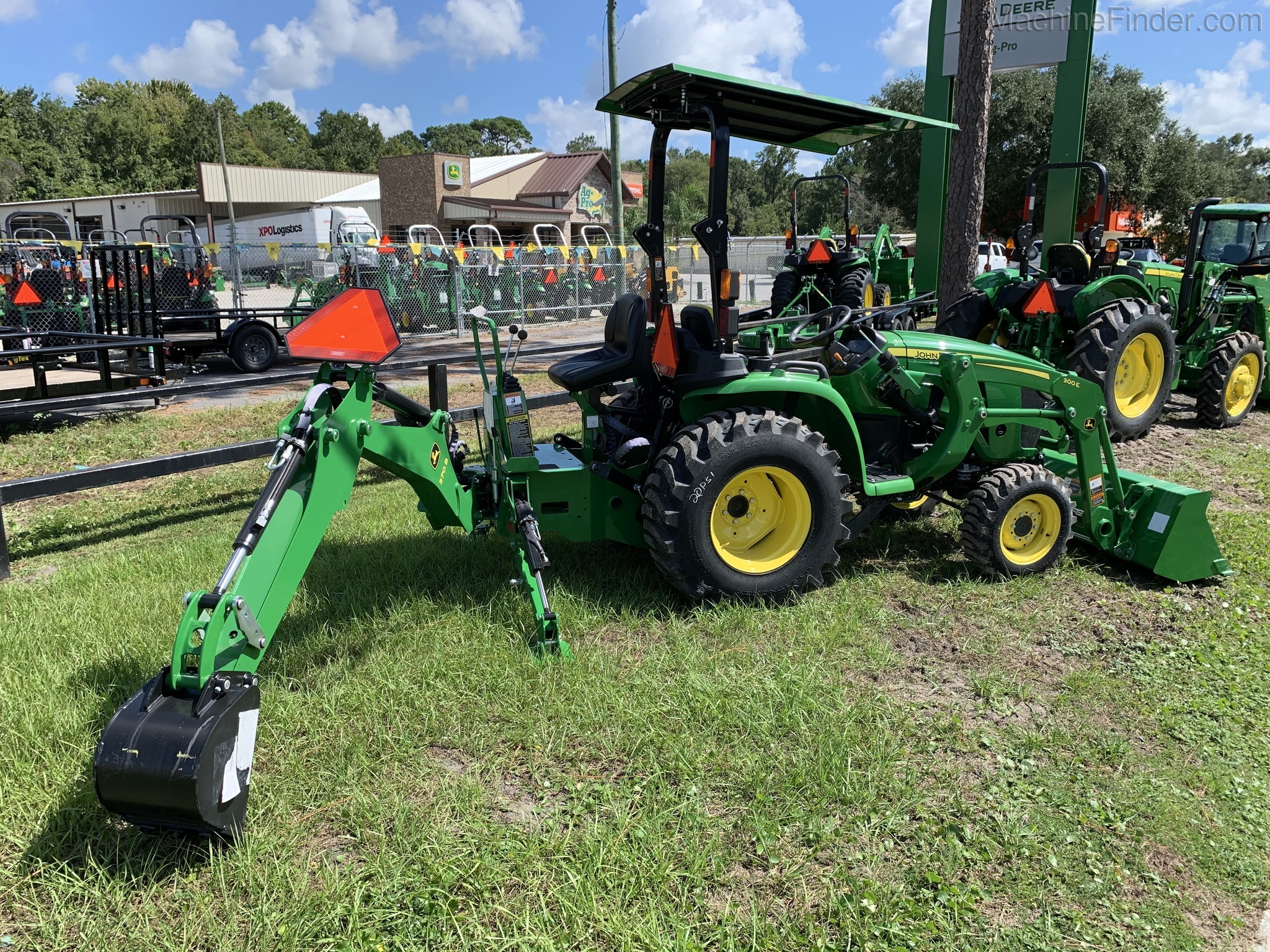 2020 John Deere 3038E Image 5