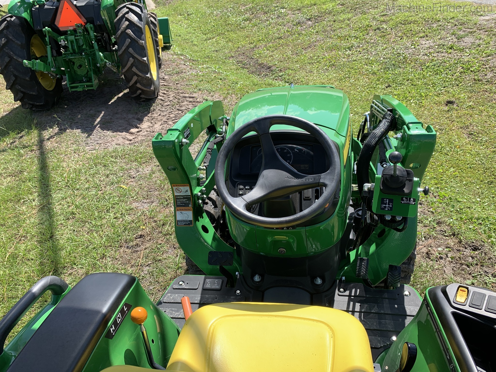 2020 John Deere 3038E Image 7