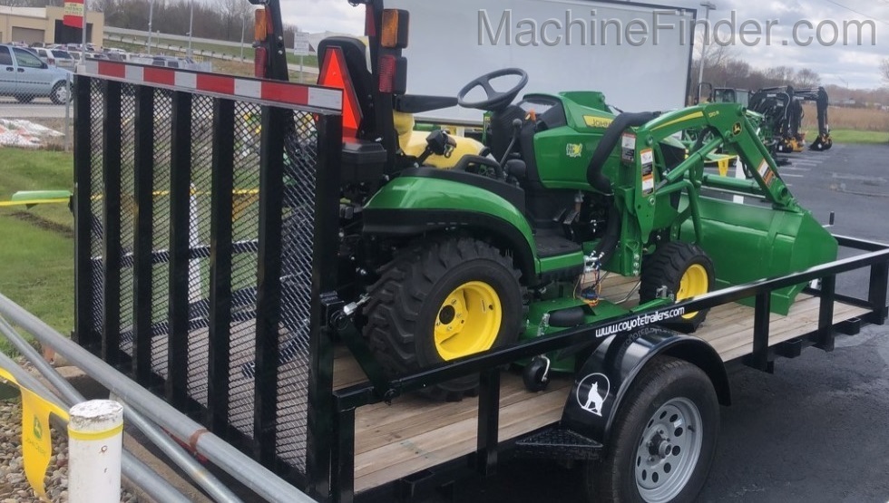 2020 John Deere 1025R Image 3