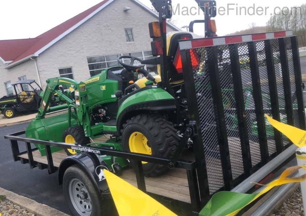 2020 John Deere 1025R Image 2