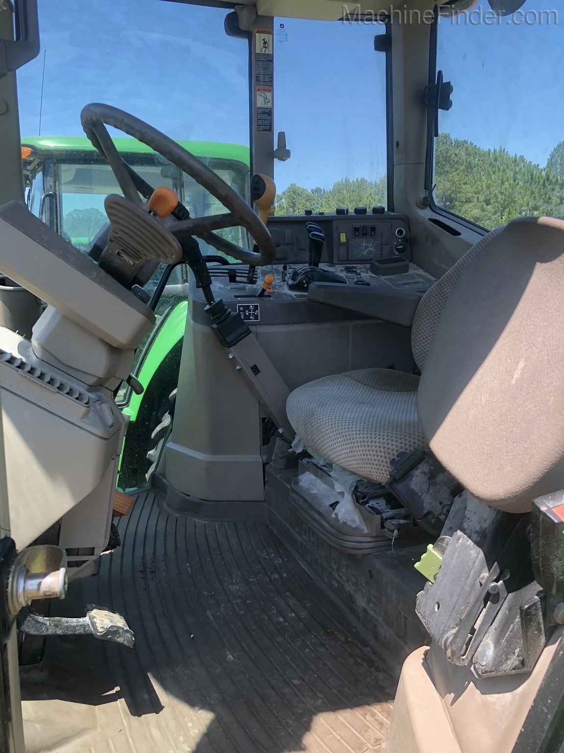 2015 John Deere 6155M Image 5
