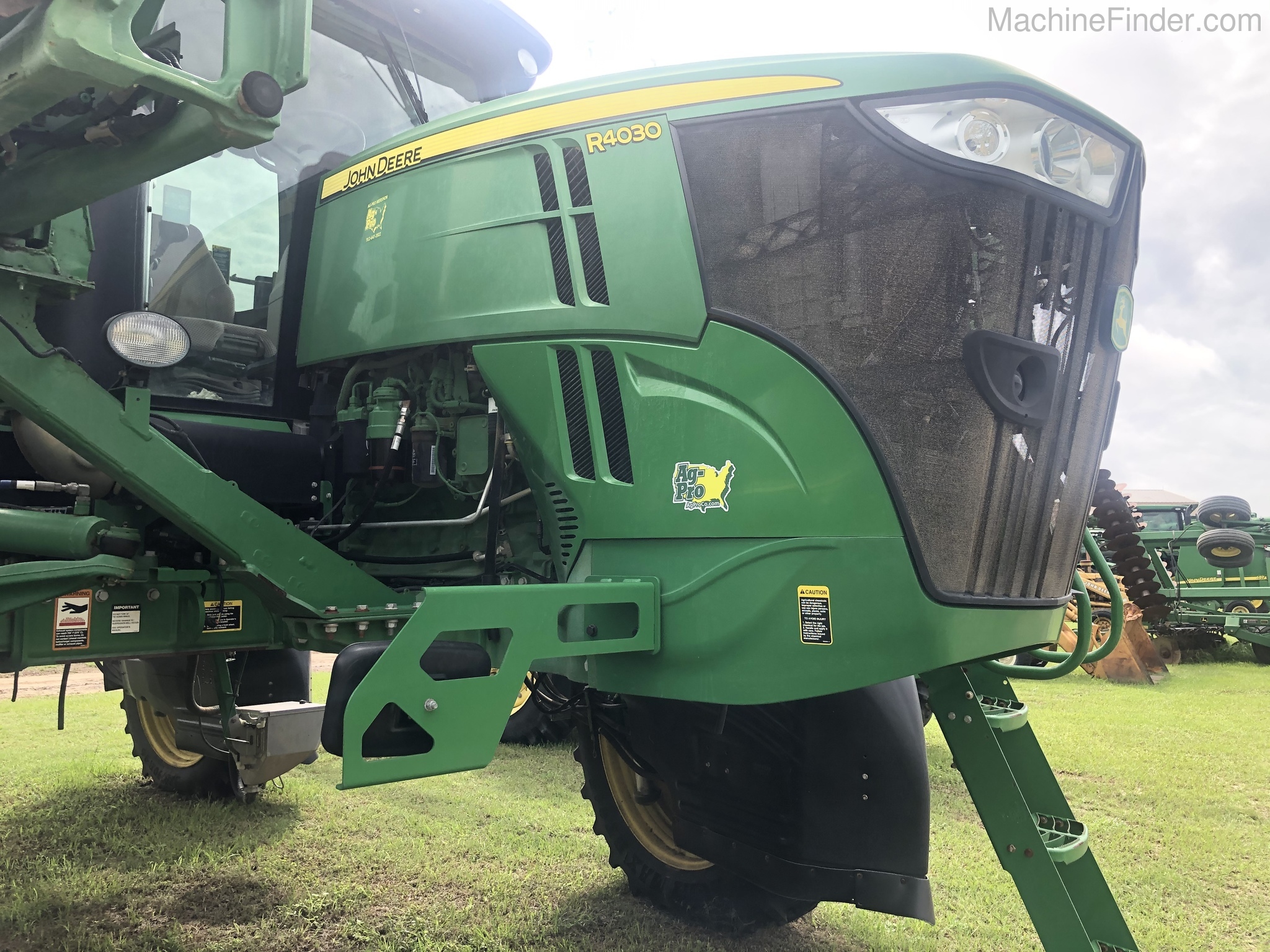 2014 John Deere R4030 Image 2