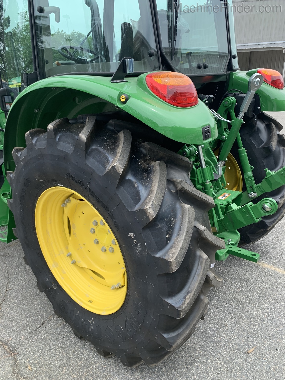 2020 John Deere 5090M Image 4
