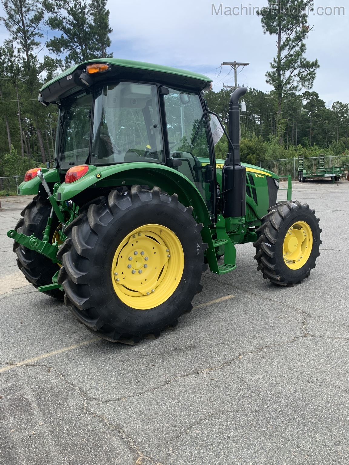 2020 John Deere 5090M Image 6