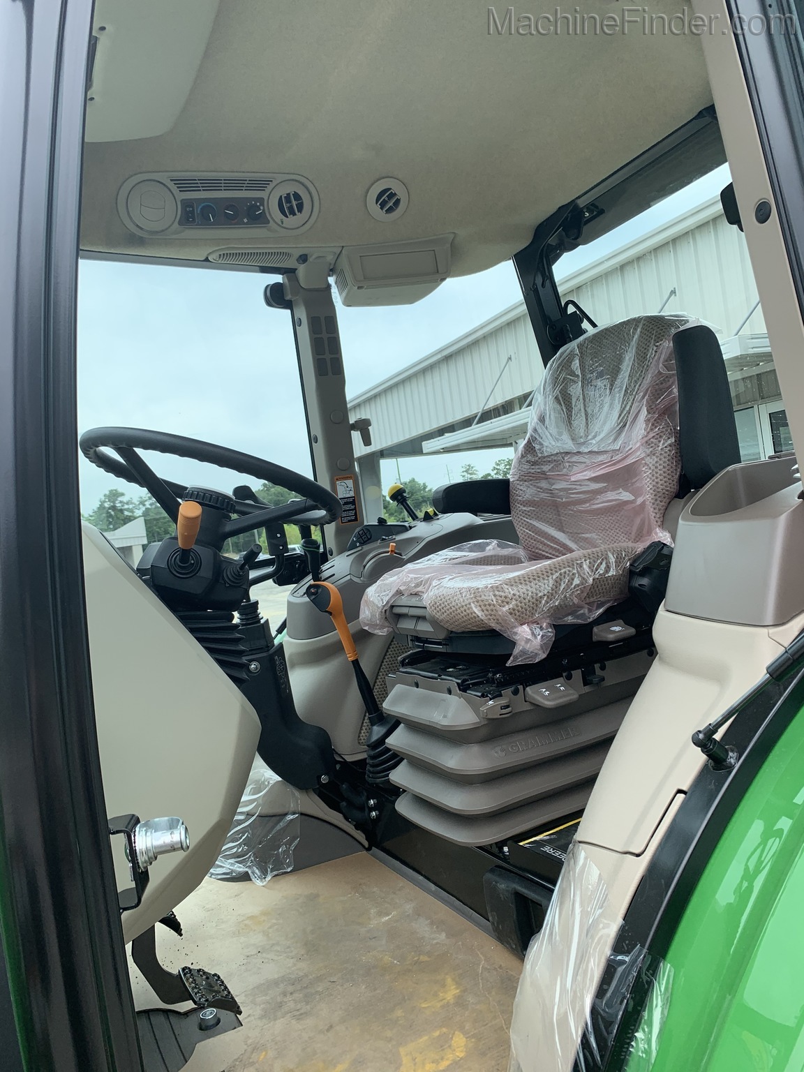 2020 John Deere 5090M Image 8