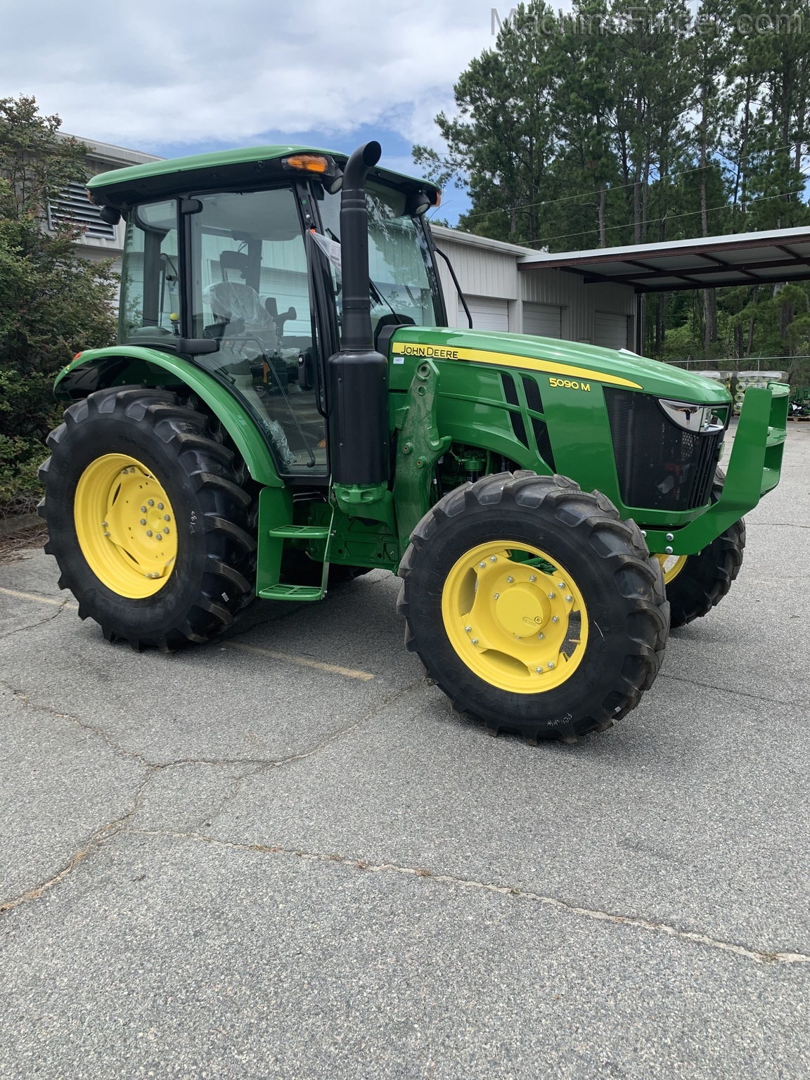 2020 John Deere 5090M Image 7