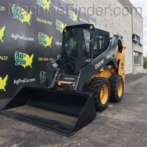 2018 John Deere 318G Image 3