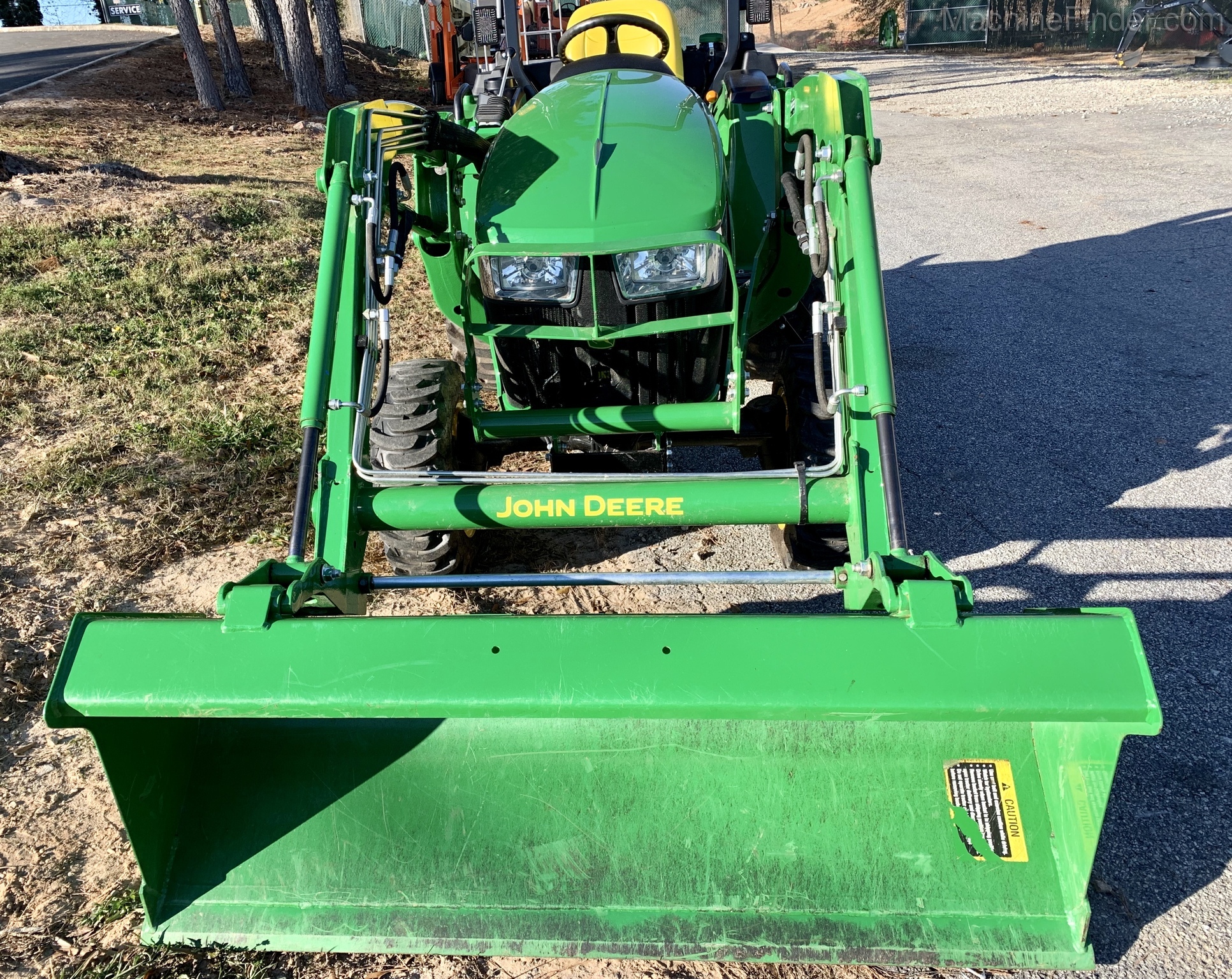 2018 John Deere 3038E Image 6
